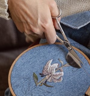 tailor-creating-beautiful-decoration
